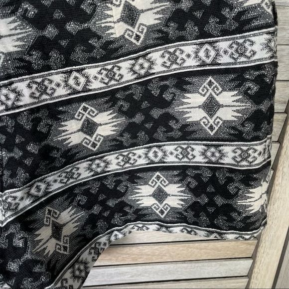 Sam Edelman Women’s 8 Metallic Abstract Dress Shorts. - Picture 7 of 10